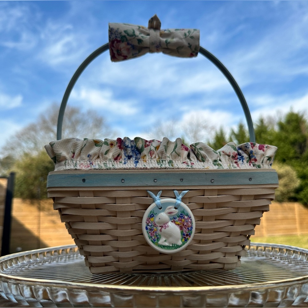Longaberger 2003 Whitewashed Easter Basket,  Liner, tie & Protector